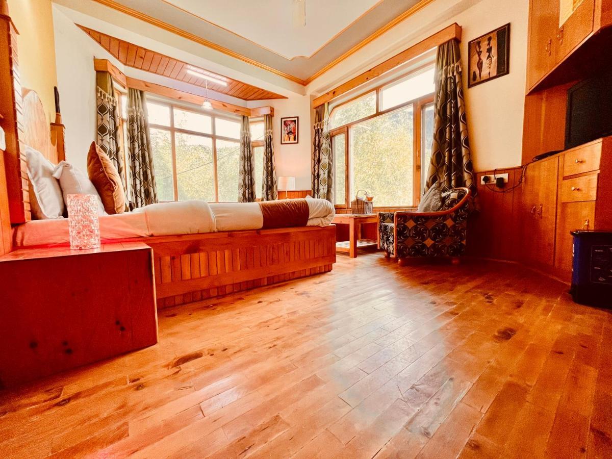Woods Villa- A Luxury Mountains View Cottages Manāli Exterior foto